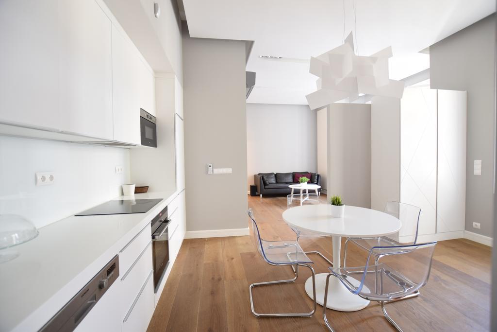 Luxury Apartment By Hi5 - Szervita Suite ブダペスト エクステリア 写真