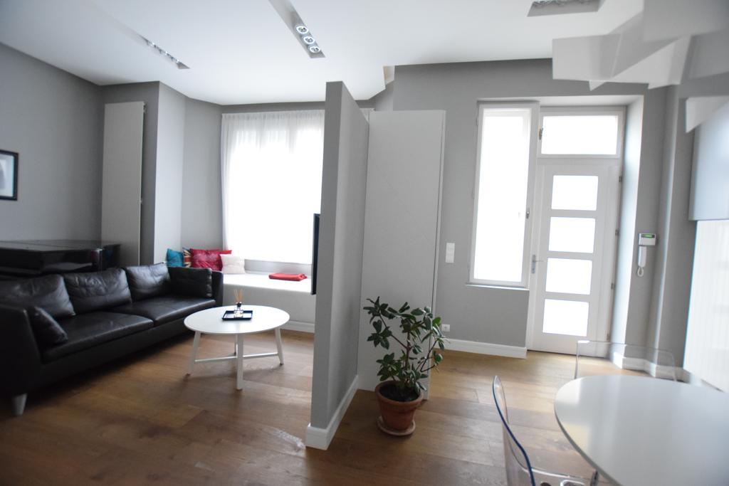 Luxury Apartment By Hi5 - Szervita Suite ブダペスト エクステリア 写真