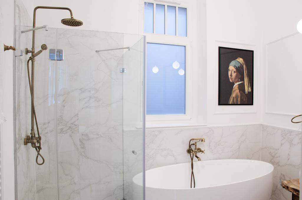 Luxury Apartment By Hi5 - Szervita Suite ブダペスト エクステリア 写真