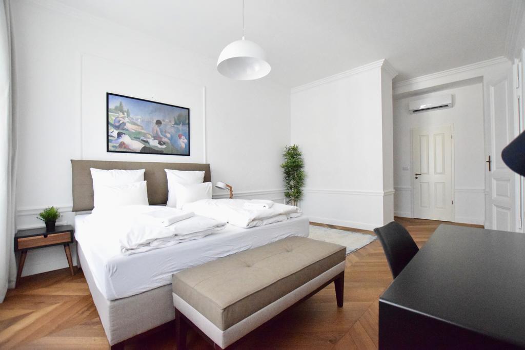 Luxury Apartment By Hi5 - Szervita Suite ブダペスト エクステリア 写真