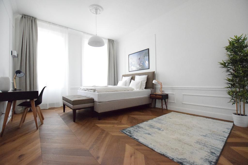 Luxury Apartment By Hi5 - Szervita Suite ブダペスト エクステリア 写真